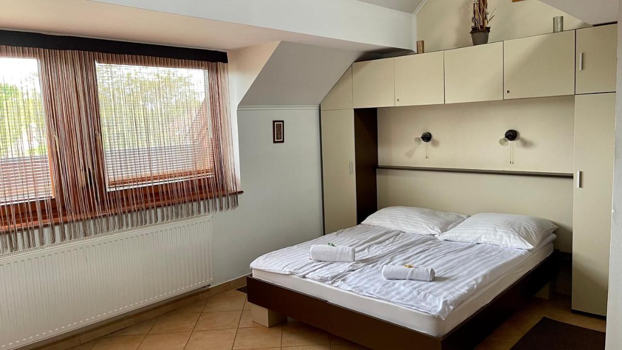 Gyula Var Panorama Apartman מראה חיצוני תמונה