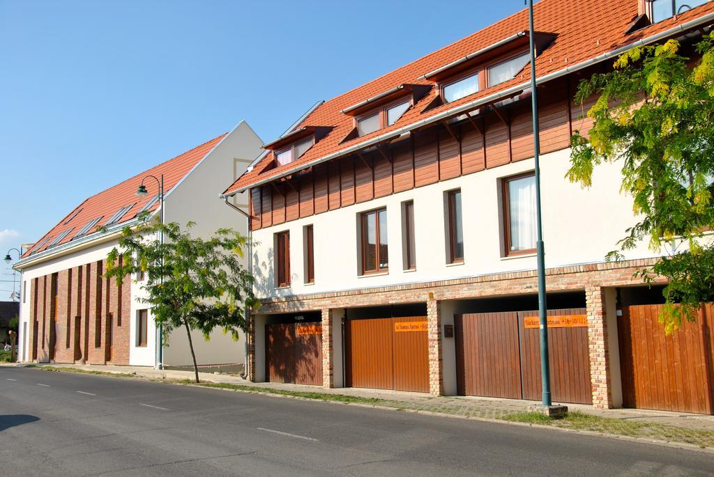 Gyula Var Panorama Apartman מראה חיצוני תמונה